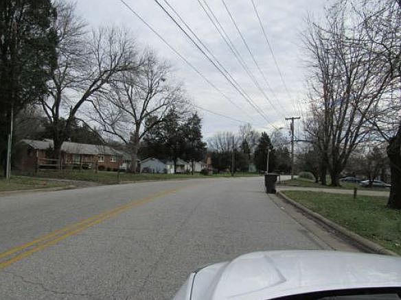 2nd image of 1402 Hampstead Dr
