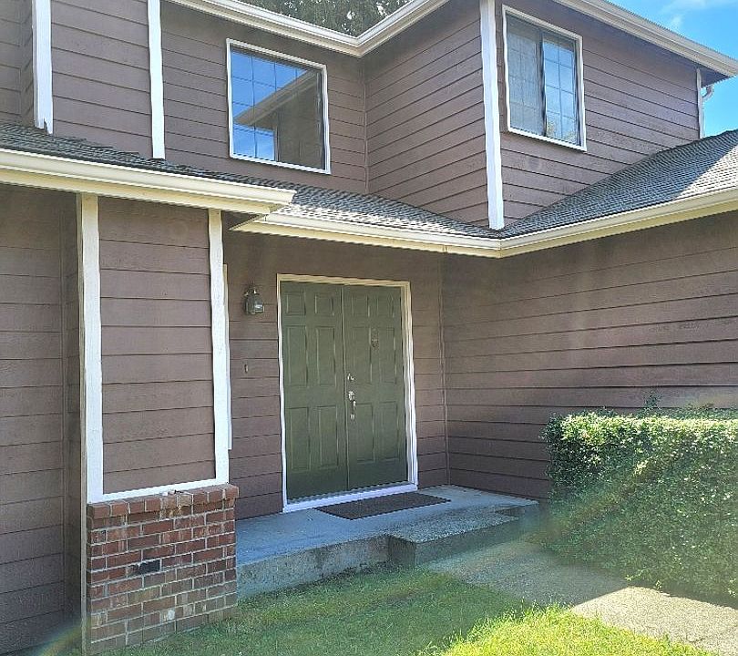 1st image of 3302 208th Pl SW