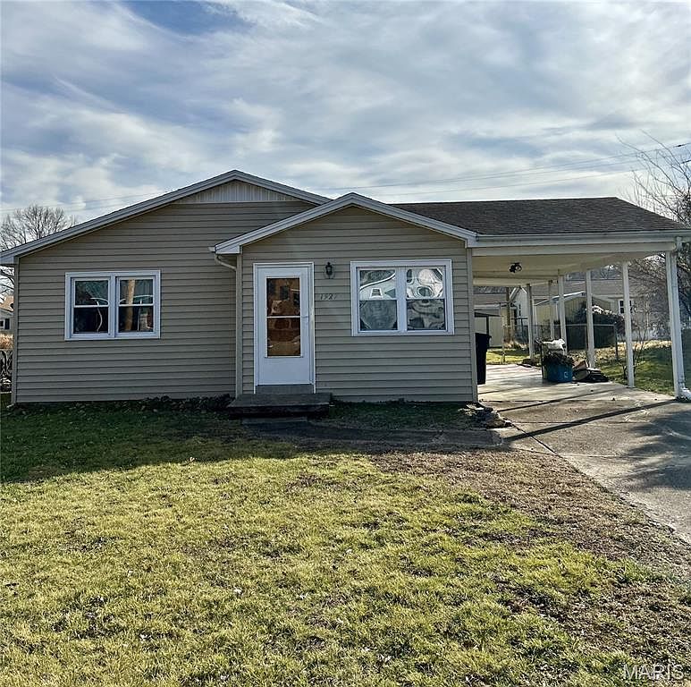 1927 College St, Cape Girardeau, MO 63703 | MLS #26009249 | Zillow