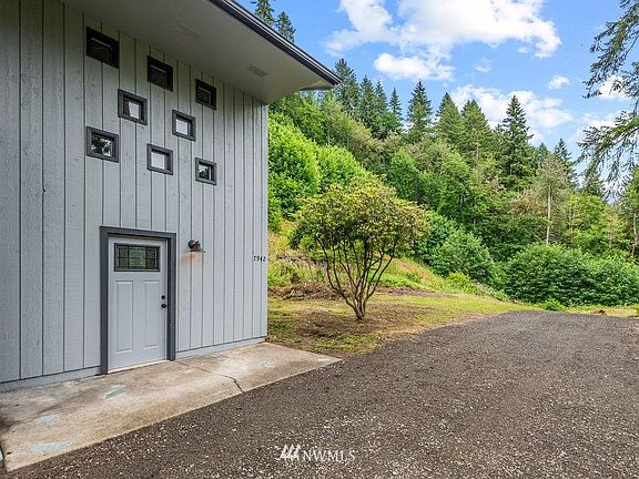 5th image of 7942 Ocean Beach Hwy