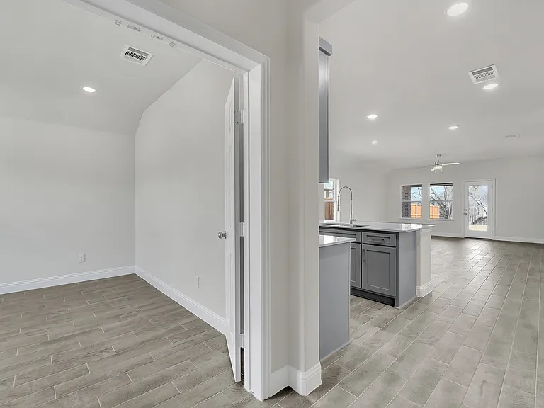 2905 Cantoni Crk — Photo 5