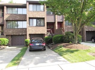884 Fairways Dr, Oakmont, PA 15139