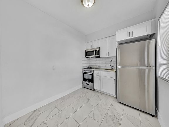 5th image of 1839 Funston St