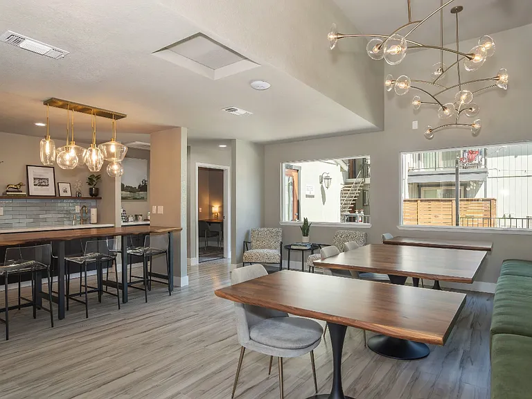 El Macero Apartments — Photo 9