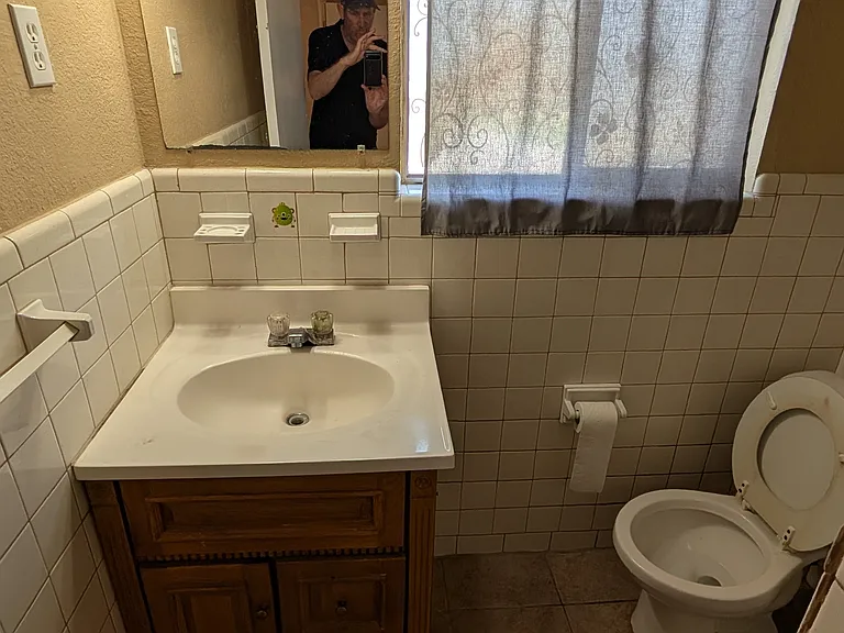 821 Gregory Ave — Photo 7
