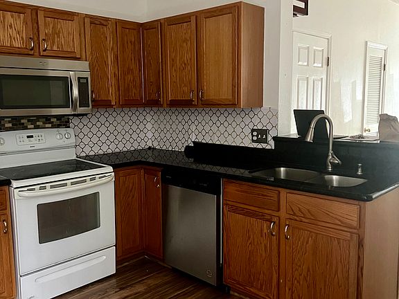 3rd image of 7849-1 Playpen Ct