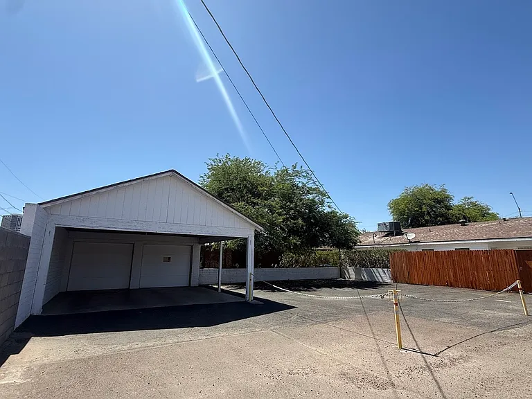 531 E Osborn Rd — Photo 34