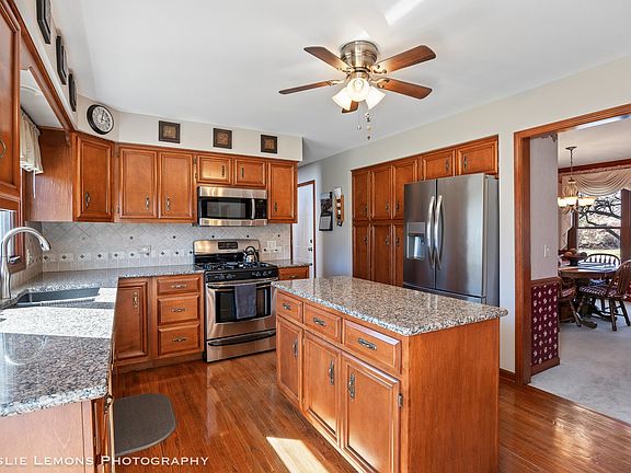 2nd image of 1198 Shoreline Dr