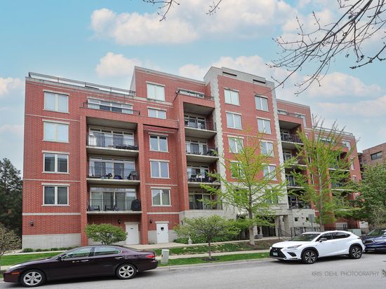 1670 Mill St #301, Des Plaines, IL 60016