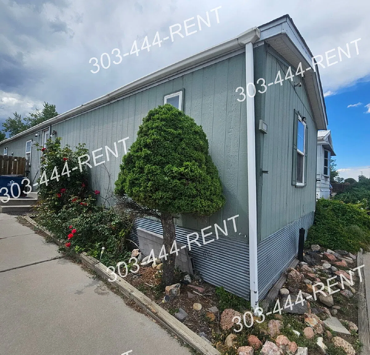 3 bed, 2.0 bath, 1216 sqft, $2,195 — Photo 2