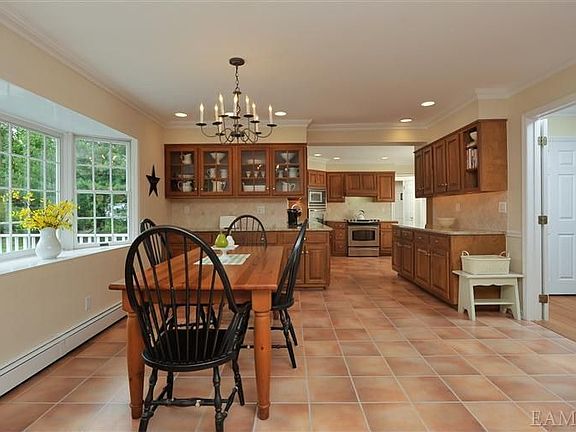 5th image of 752 Old Kensico Rd