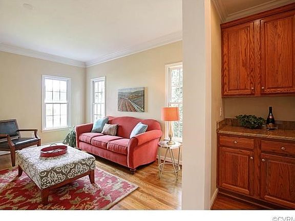 Butlers Pantry between living room and dining room