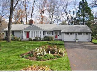 2 Miamis Rd, West Hartford, CT 06117
