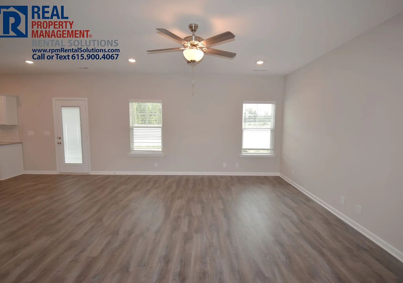 Beautiful home in a great location in Murfreesboro! Attached garage and fenced-in back yard! — Photo 3