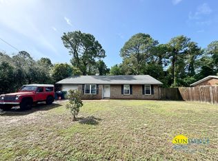 651 Wildwood St, Mary Esther, FL 32569