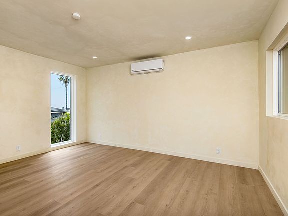 5th image of 1105 N Pacific Coast Hwy #D
