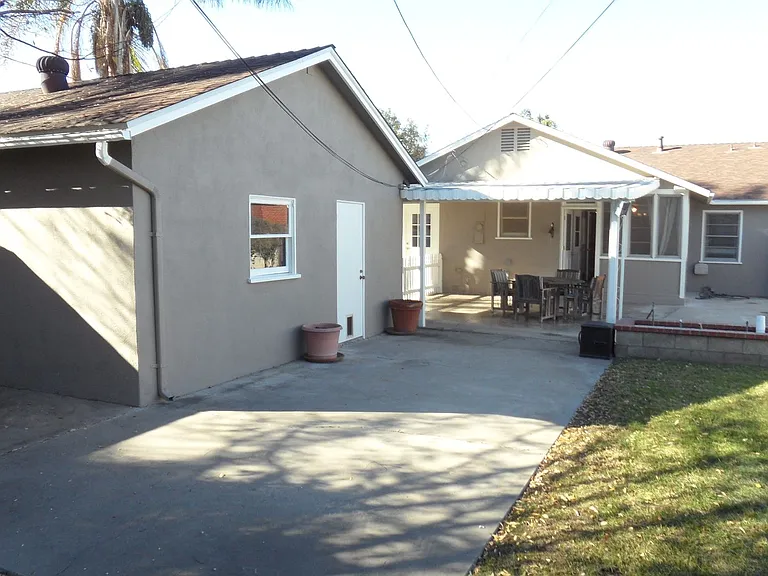 445 N Pine St — Photo 31