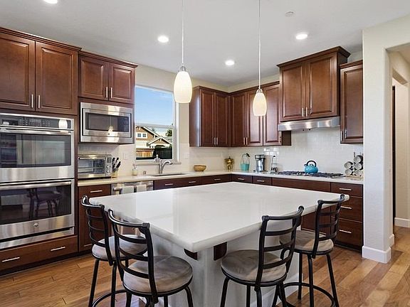 4th image of 7004 La Cumbre Dr