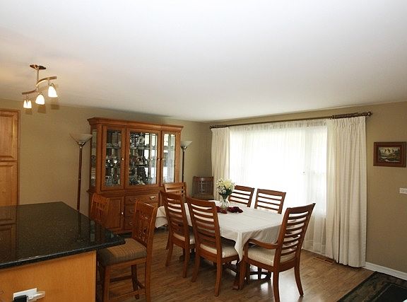 4th image of 1025 Fairlane Dr