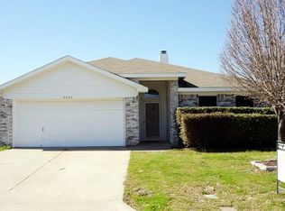 8065 Summer Sun Dr, Fort Worth, TX 76137