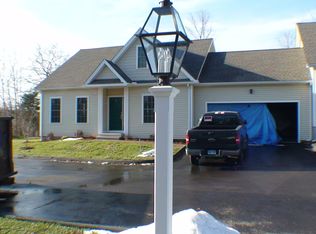 6 Whitman Ln, Vernon, CT 06066