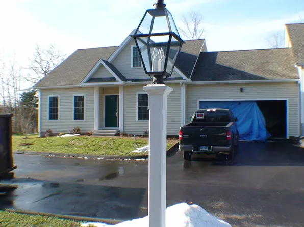 6 Whitman Ln, Vernon, CT 06066