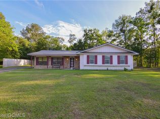 219 S Mauvilla Dr, Chickasaw, AL 36611