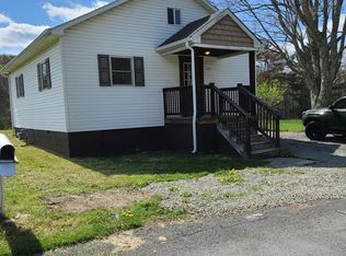 129 Gillespie Addition Rd, Beckley, WV 25801