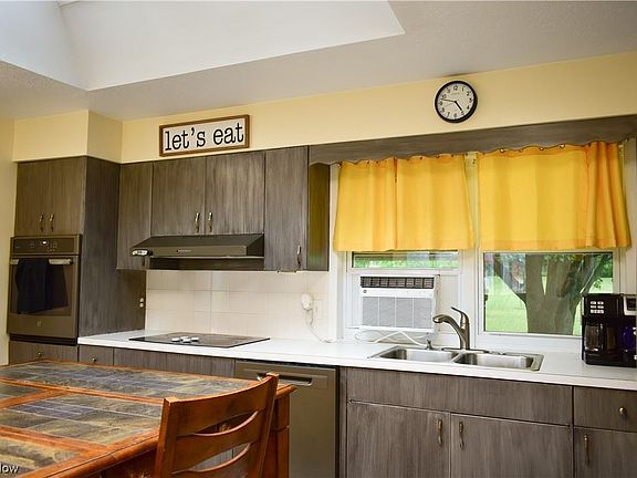 4th image of 2568 Chapel Rd