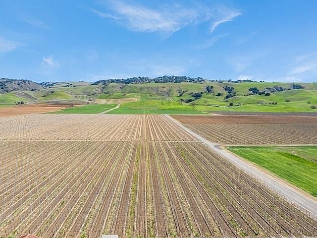 1st image of 3385 Pacheco Pass Hwy