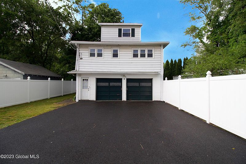 2nd image of 14 Taylor Street