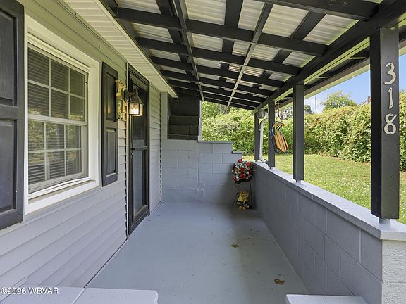 3rd image of 318 Quarry Rd