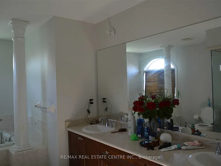 4640 Erwin Rd — Photo 17