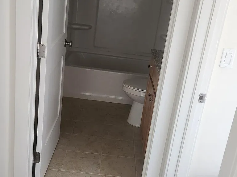 702 Chambers Ave #1B — Photo 2