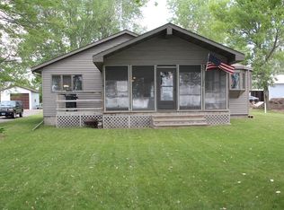 109 N Lake Hendricks Dr, Hendricks, MN 56136
