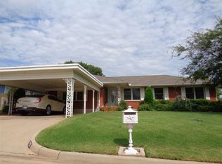 722 NW 35th Pl, Lawton, OK 73505