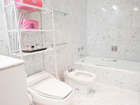 3rd image of 415-423 E 54th St #8F