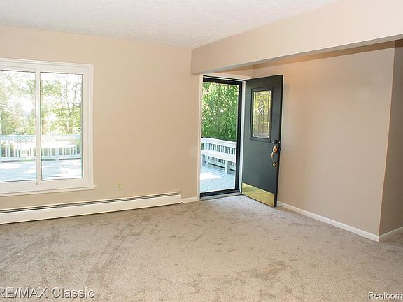 3rd image of 47605 Powell Rd