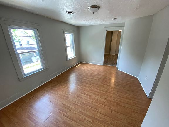 5th image of 3326 W 30th St #Up