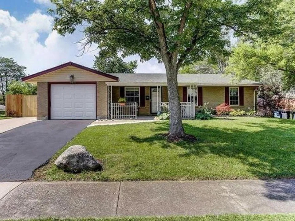 Leawood Dr