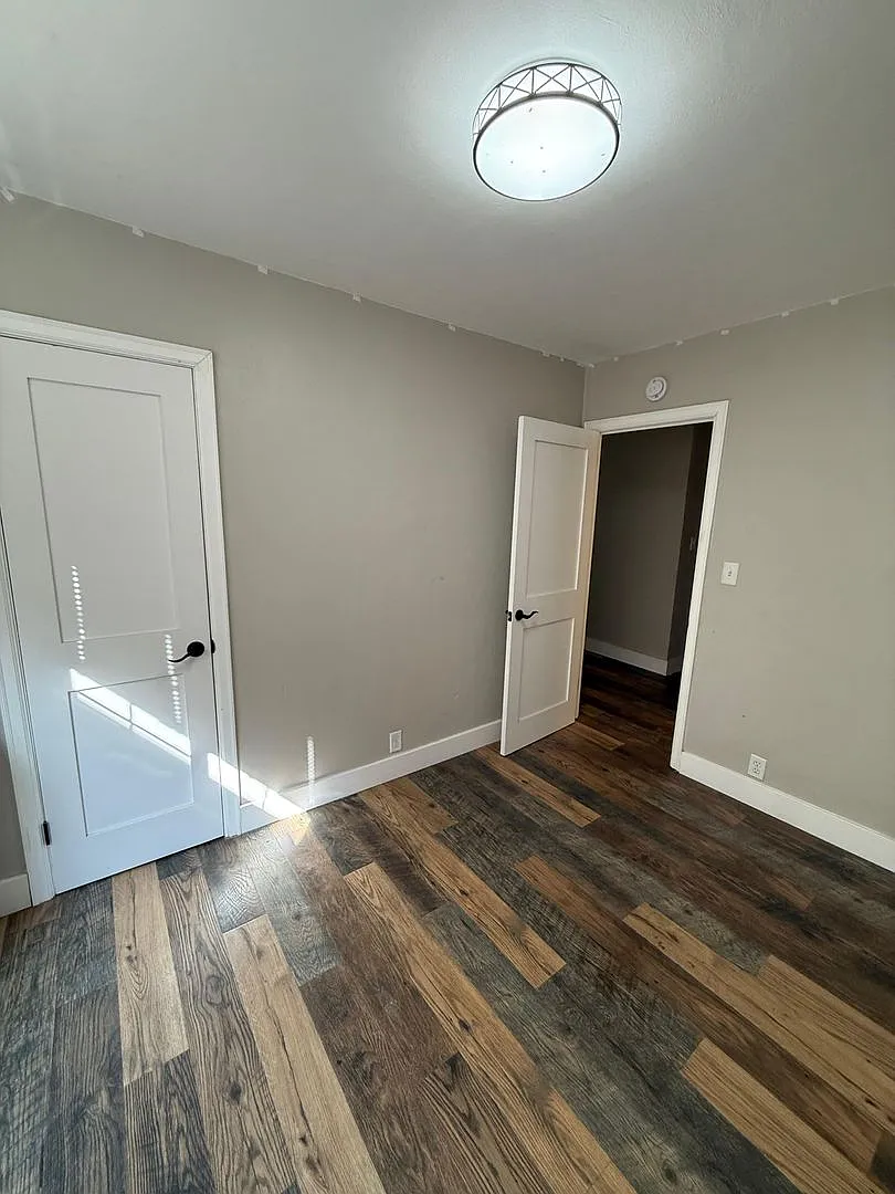 251 Maria Ave — Photo 2