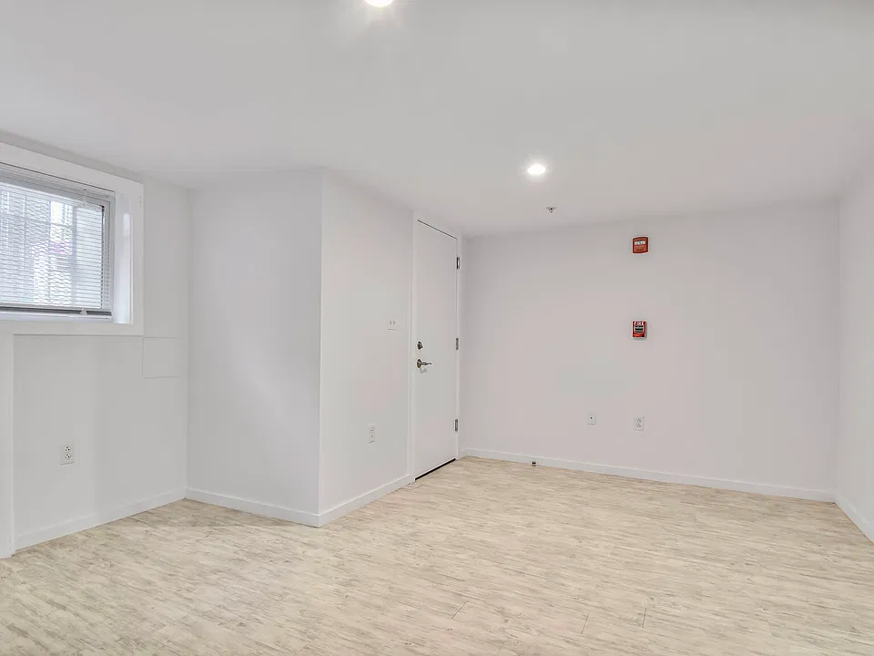 24 Rhode Island Ave NE #A