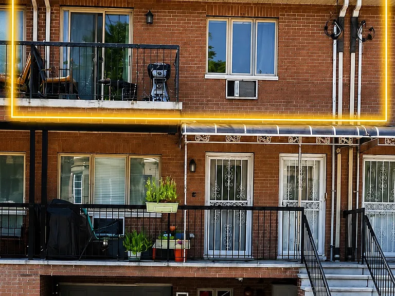 2052 E 15th St #3 — Photo 9