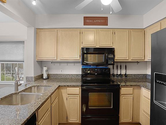 3rd image of 1476 Whispering Creek Dr