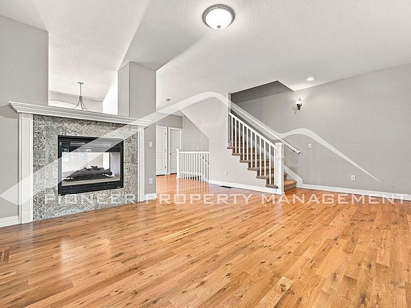 3rd image of 4570 N Meade St