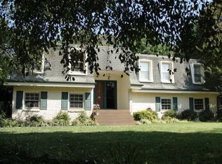 6228 S Lake Dr, Hickory, NC 28601