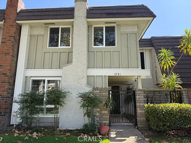 3 bed, 2.5 bath, 1367 sqft, $4,200 — Photo 2
