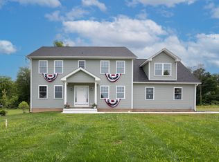 886 East St, Middletown, CT 06457