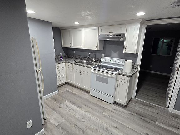 4th image of 1422 Tenaya Dr #1/2