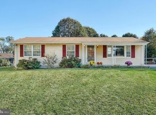 19 Cherry Ct, New Oxford, PA 17350